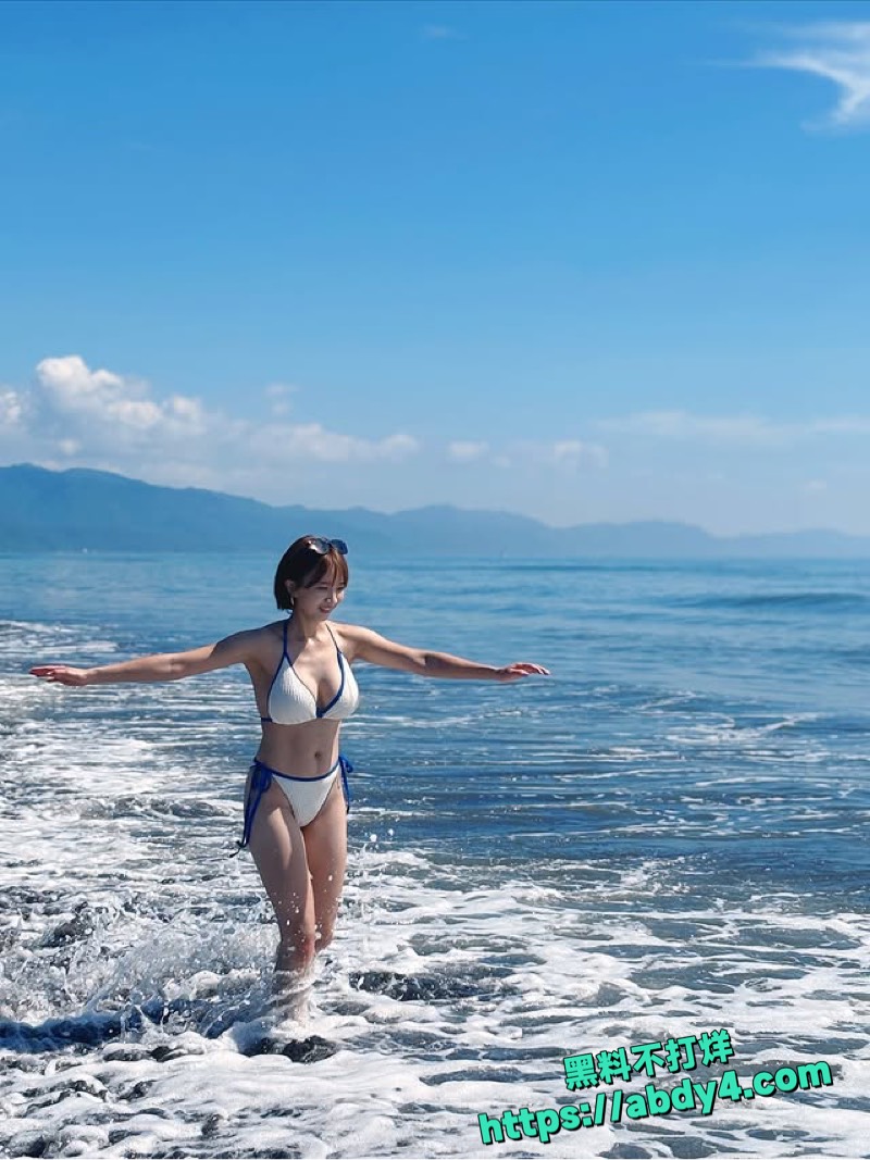 梁梁人妻反差写真视频曝光6