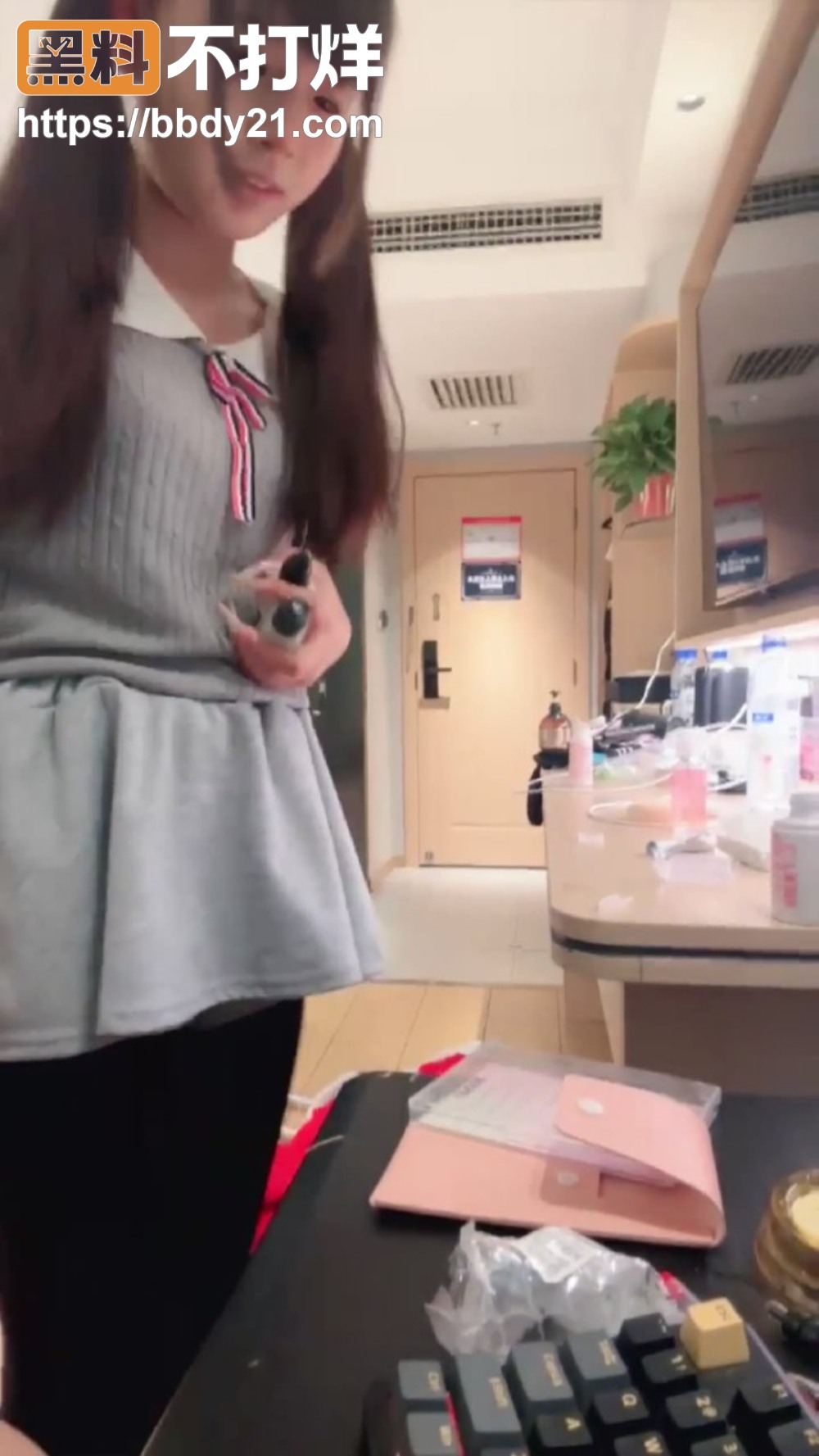 酒店嫩妹换装猛操5