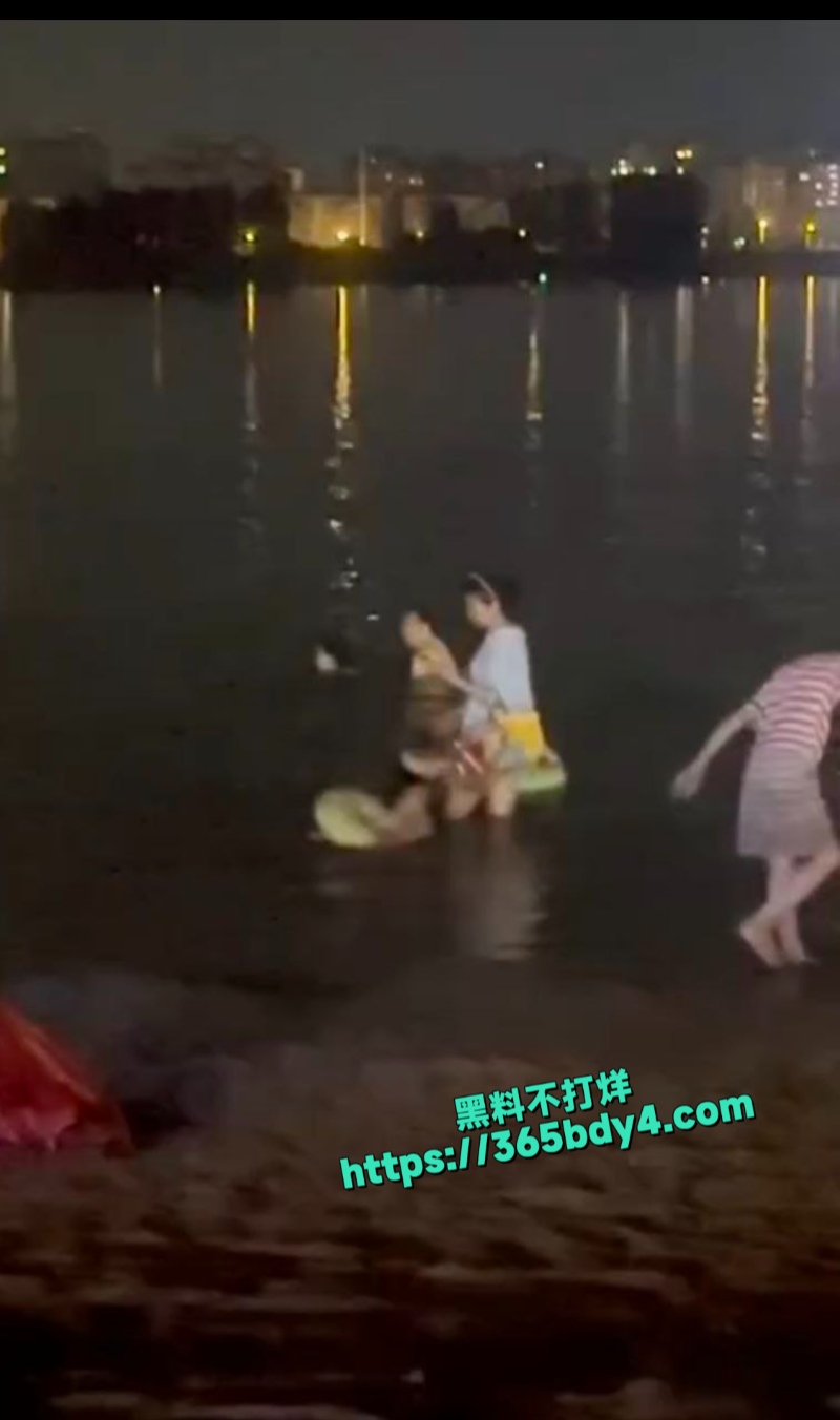 看了半天才发现老汉推车呢2
