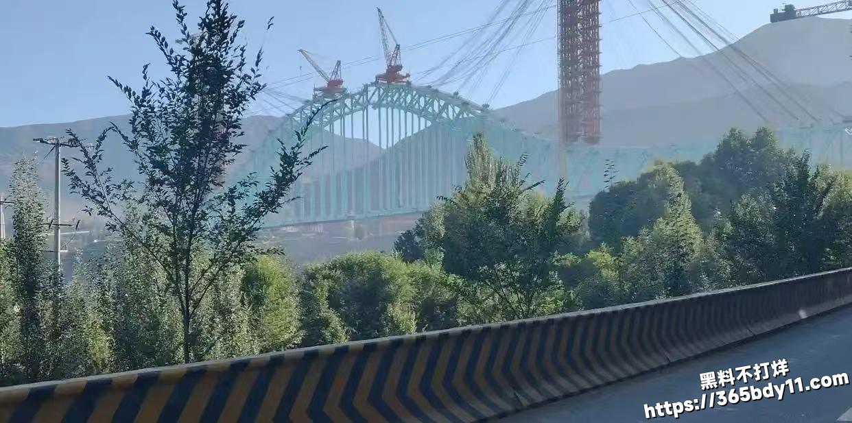 尖扎黄河特大桥1