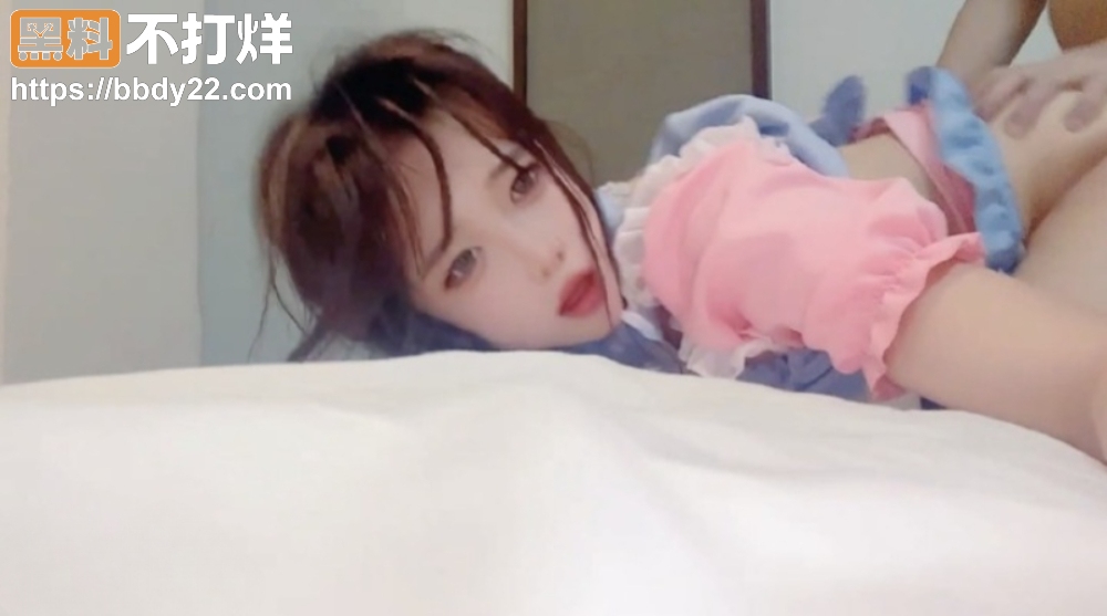 小包子粉蓝女仆装6