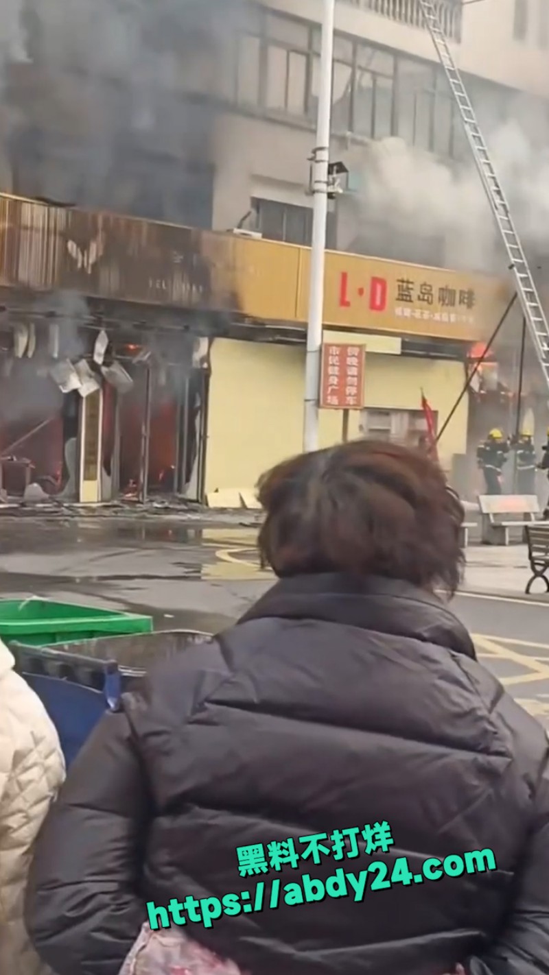 江苏常州横山桥羊绒城发生火灾 8