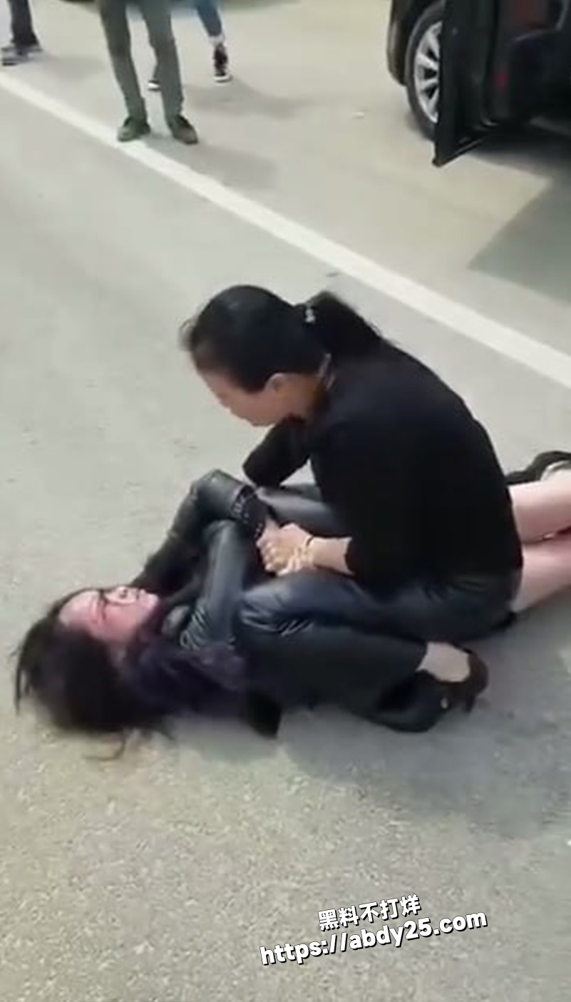 街头狗血大戏