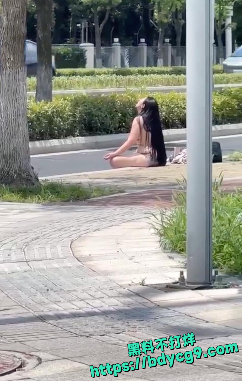 金鸡湖大道裸女4