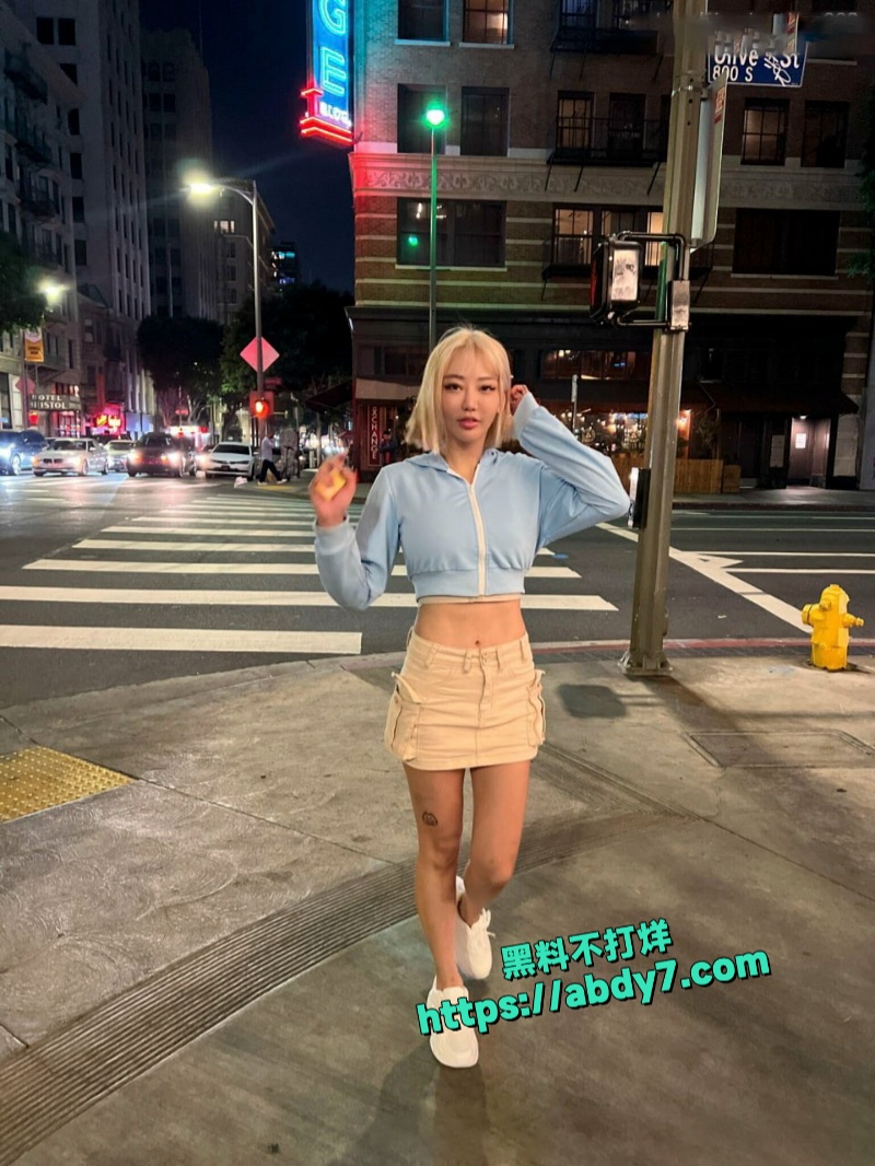 亚裔网红kittylixo自慰视频 1