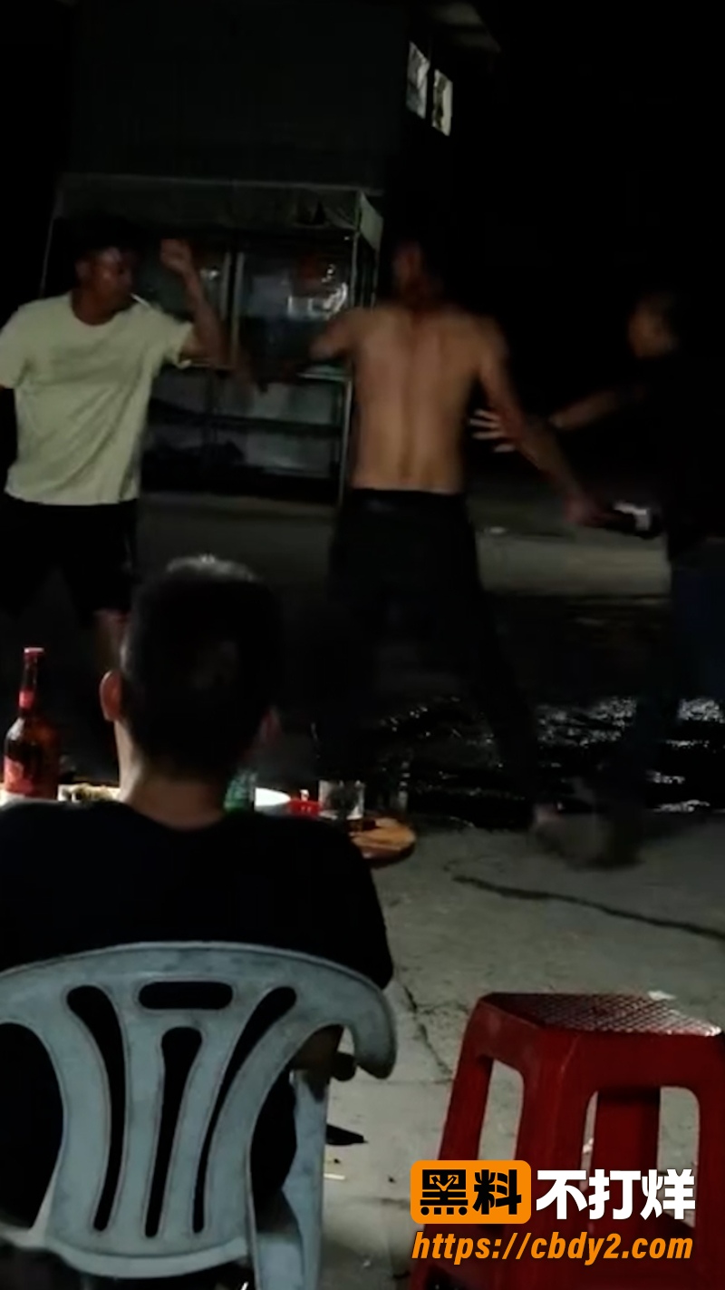 半夜烧烤摊前 8