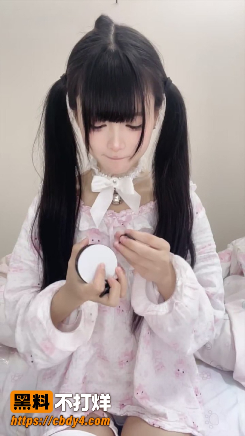 顶级双马尾软软咪 7