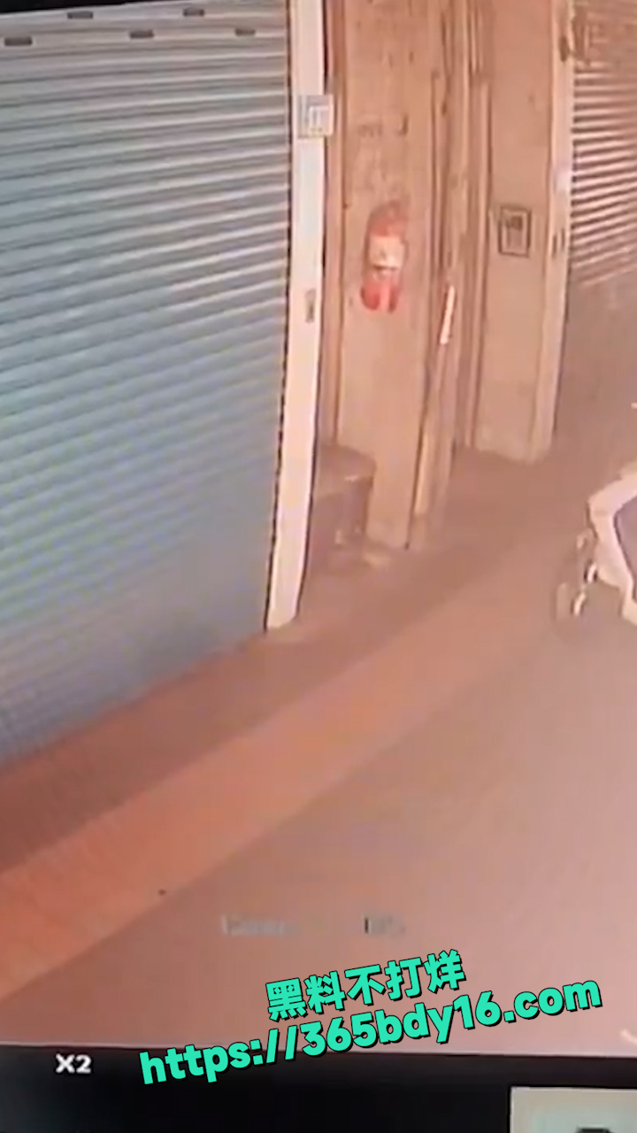 拉了屎不跑远点 9