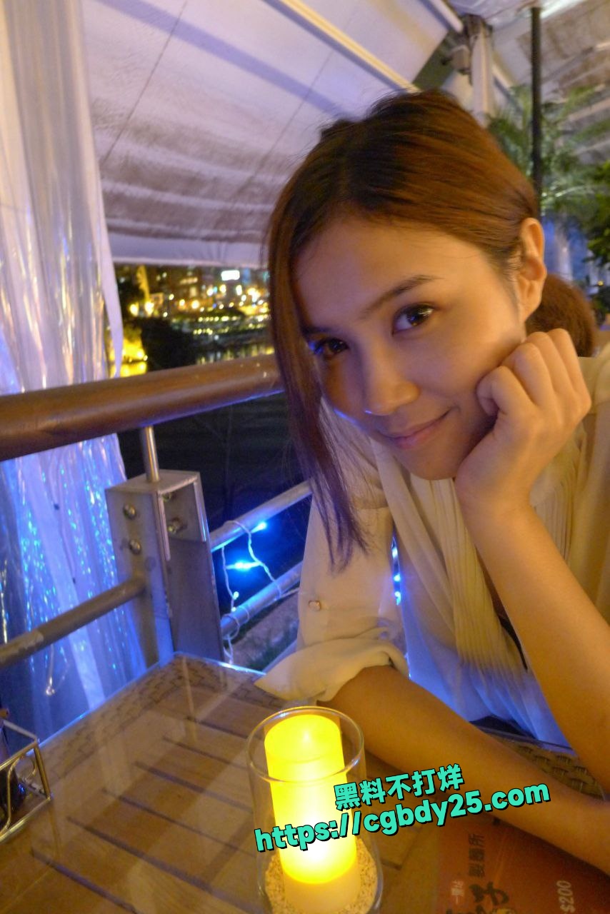 肉感人妻少妇背老公出轨纹身小伙5