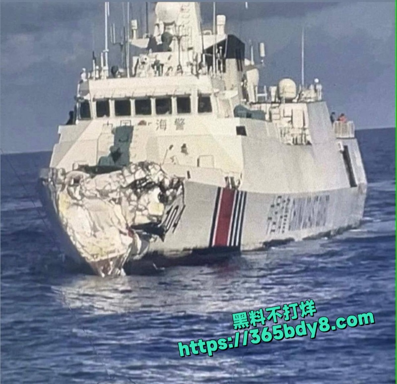 菲律宾非法舰队撞向海警舰艏2