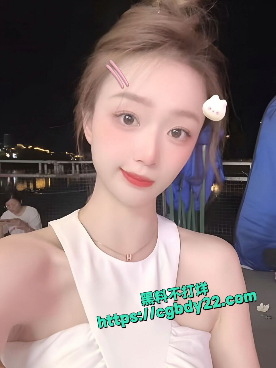 抖音20万粉丝网红蜜桃金主定制自慰福利流出5