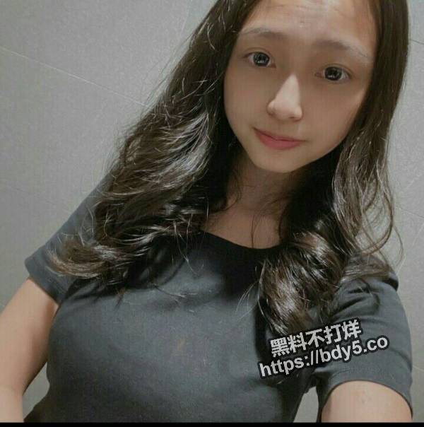 甜美的少女.jpg