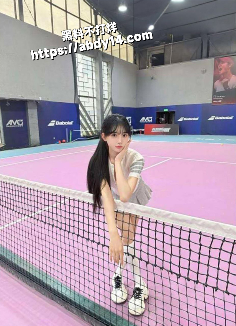 河南洛阳高颜值学生妹