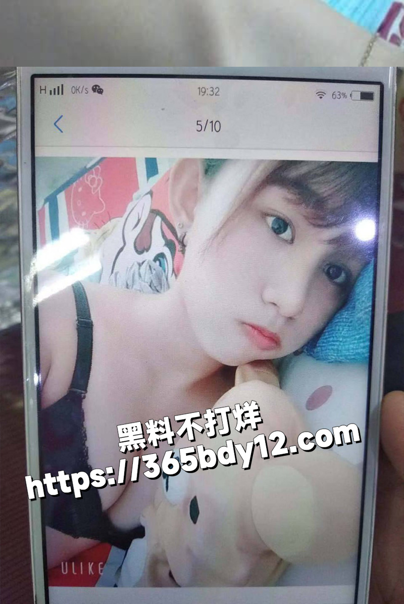 美乳女大学生 27