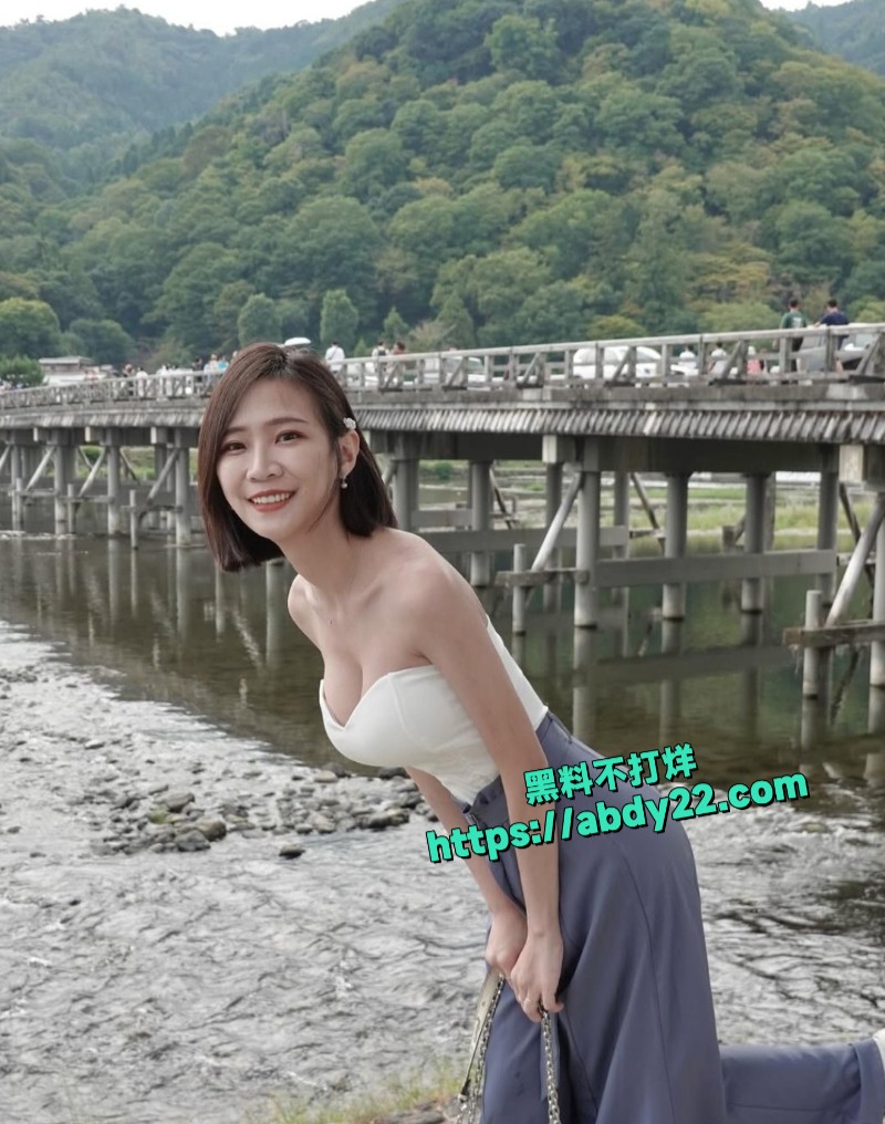 超漂亮短发巨乳网美麦麦11
