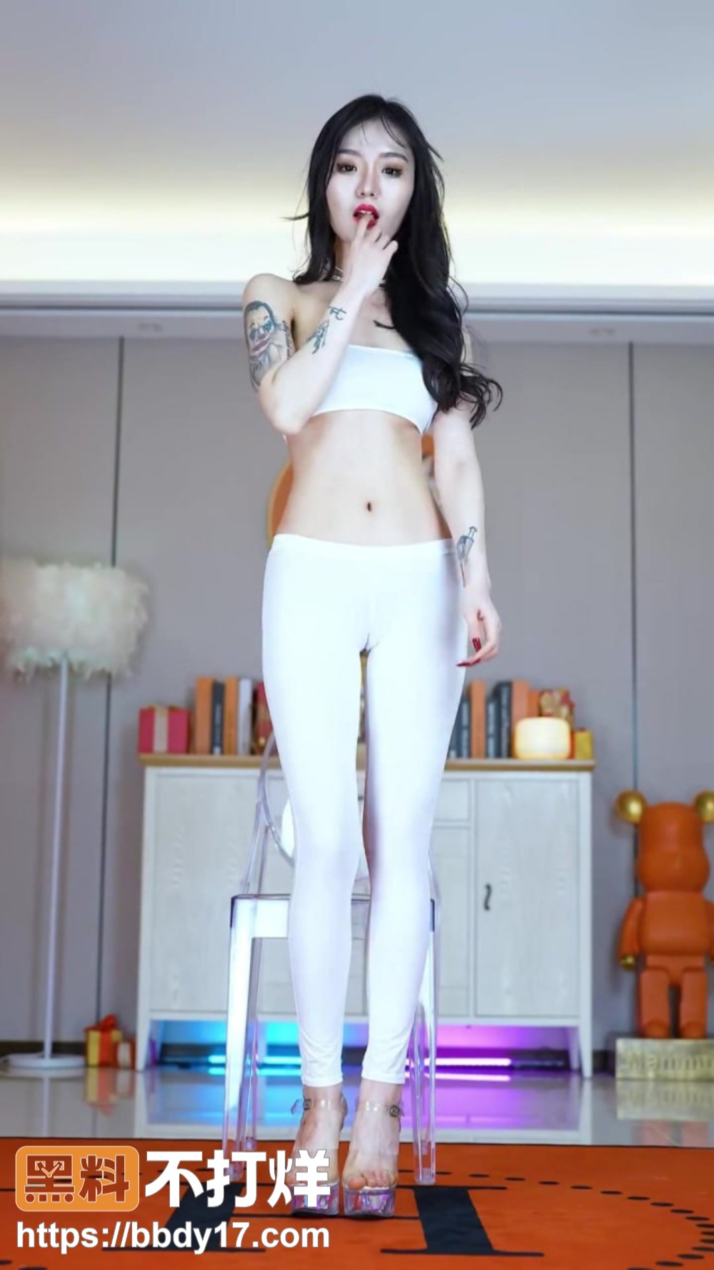 哈莉穿情趣开档连体热9
