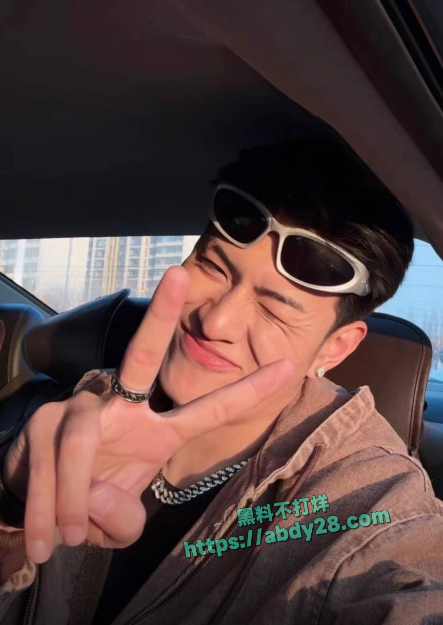 抖音藏族网红董朱被原配锤渣男 74