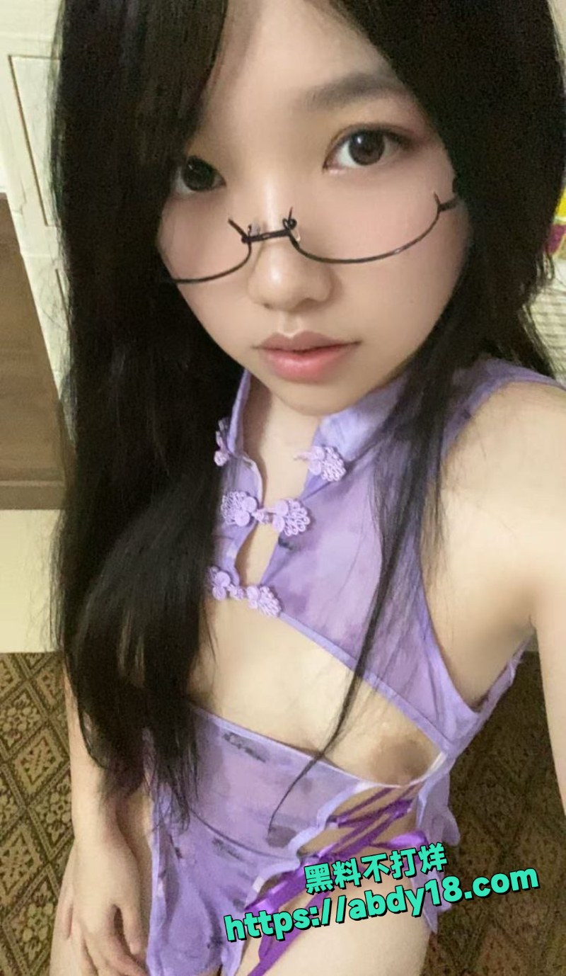 只是个小狗紫色旗袍自慰视频6