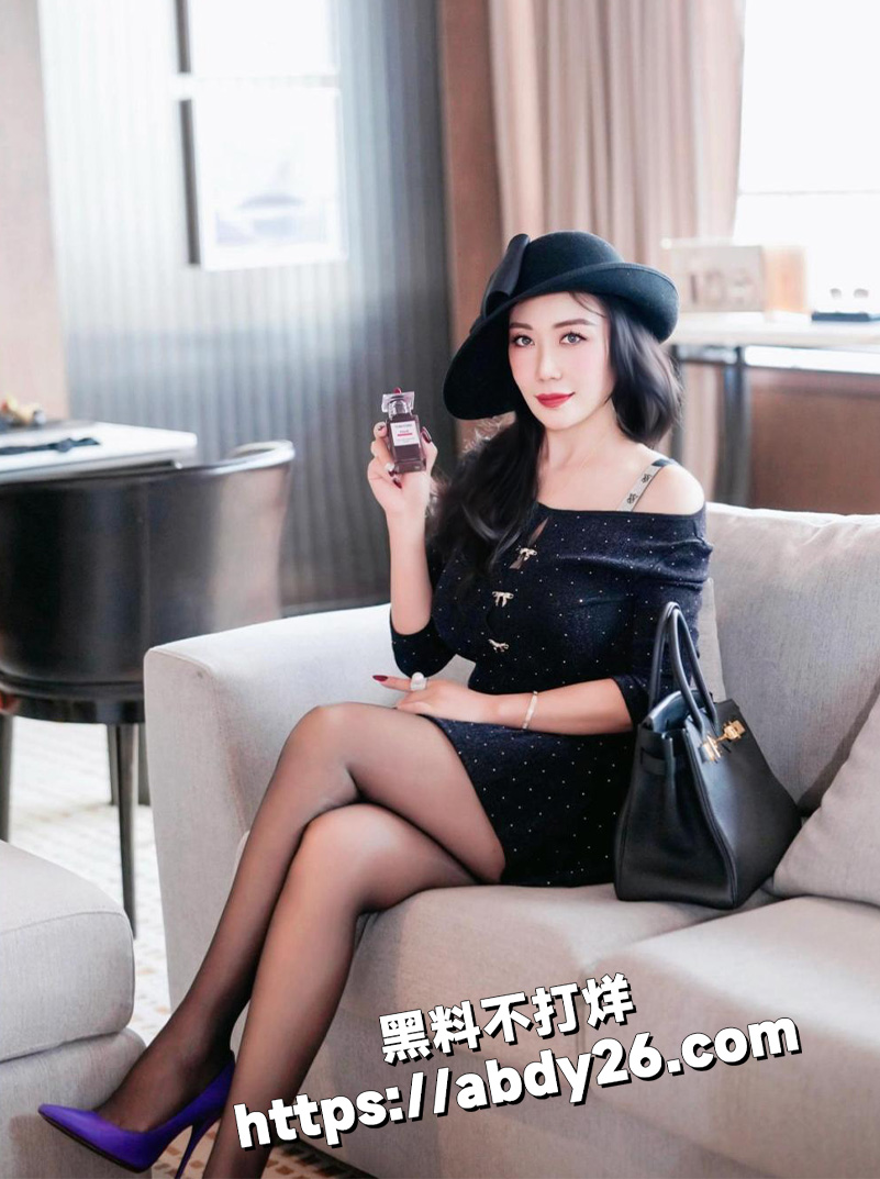 抖音性感女神秋芊月8