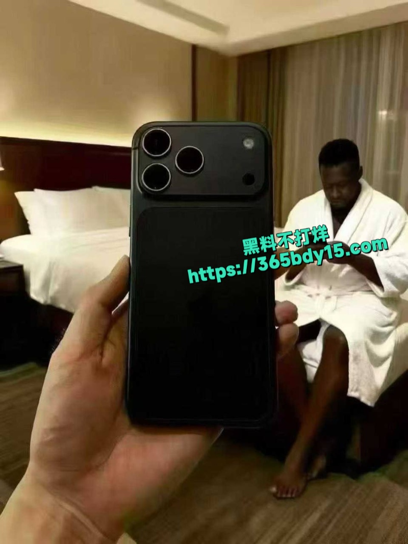 媚黑骚婊为了用鲍鱼置换iPhone9