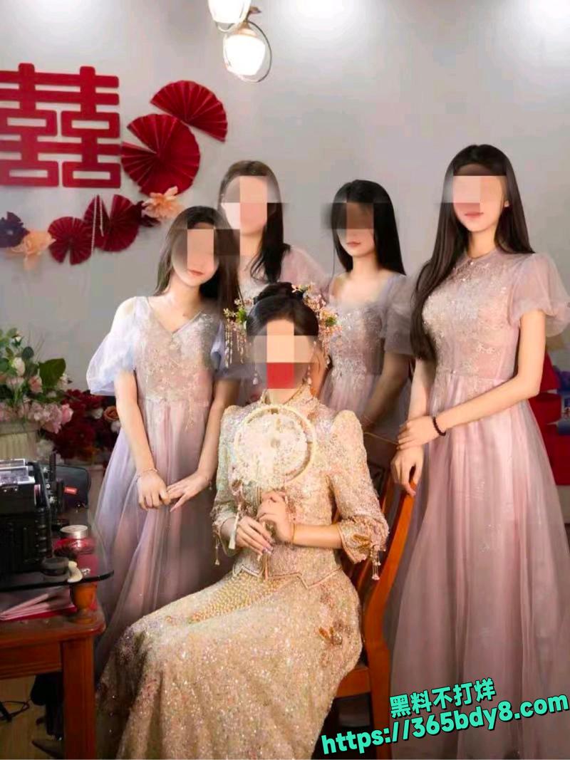 奶气草莓粉嫩小嘴塞满巨根爆浆口射5