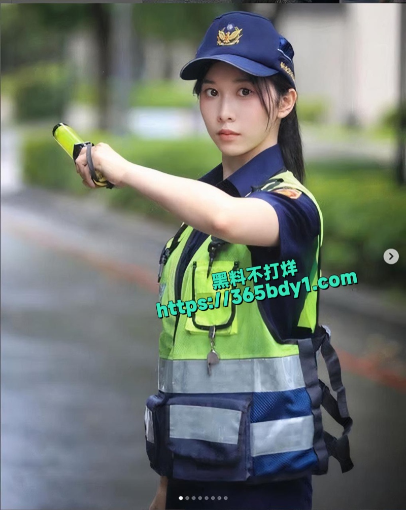 网红女警曾羽榛6