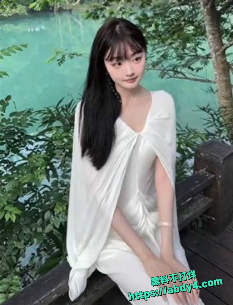 赵琳娜黑丝口交视频8