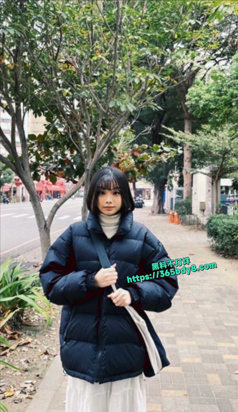 高颜值短发网美依婷9