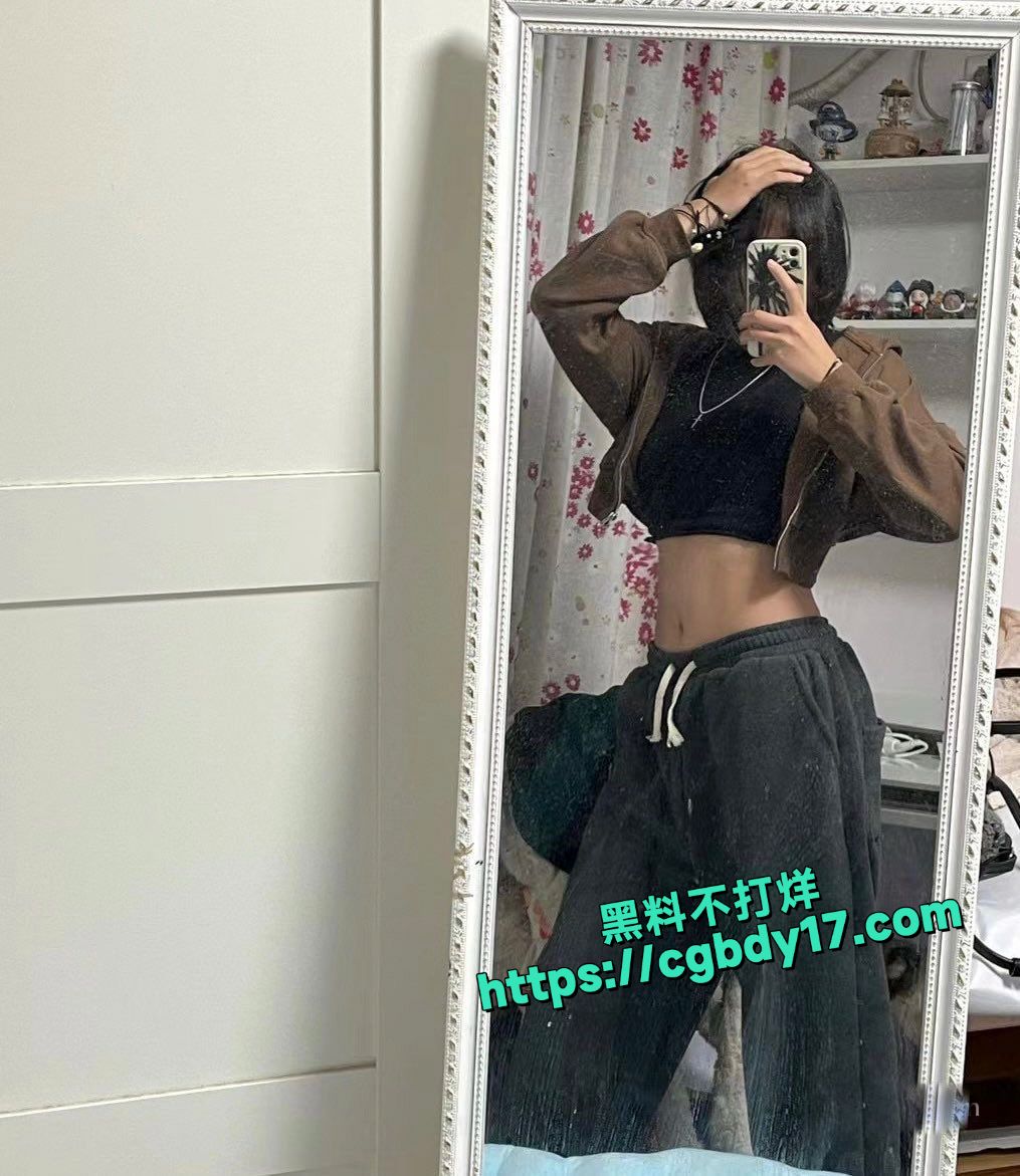 山西运城某学大一短发清纯学妹，实则母狗一只3