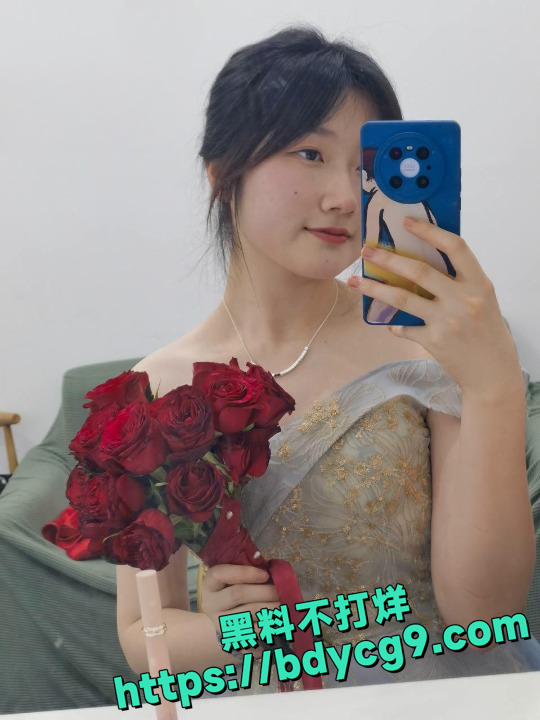 曲阜师范大学05年小母狗何鑫裸体自拍玩穴2