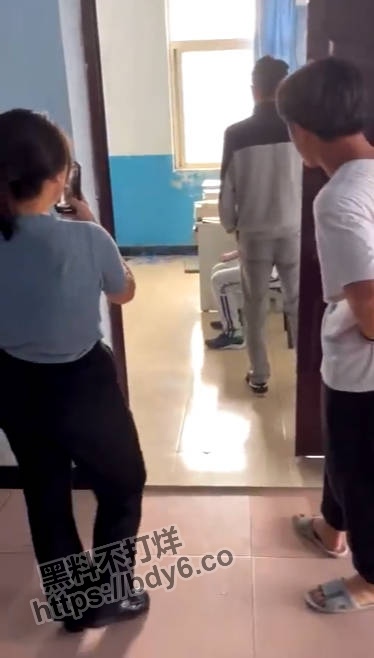 大学生.jpg