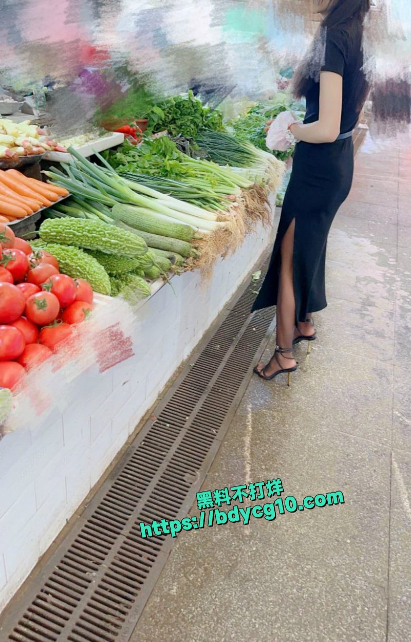跟女儿第一次在车里操逼简直爽歪歪2