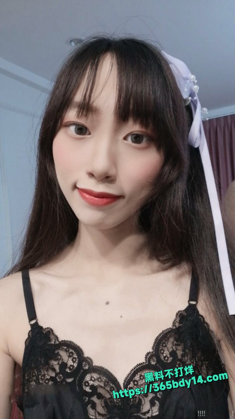 极品泰国妹子水蛇腰大长腿清纯眼镜妹福利私拍视频流出6