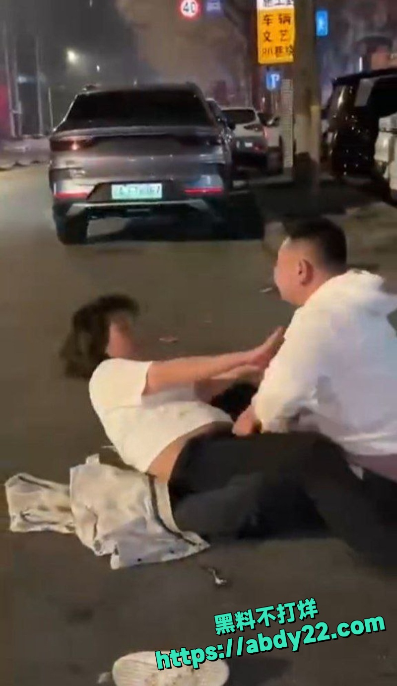 沈阳夫妻醉酒互扇大嘴巴子3