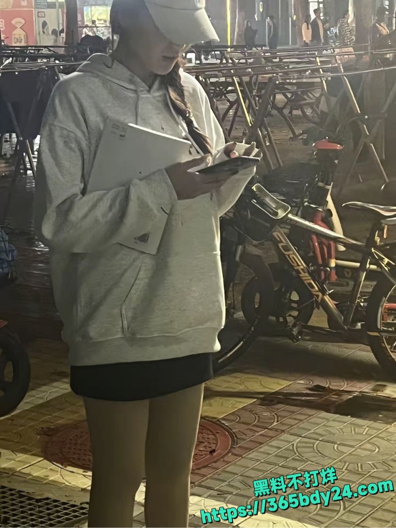 河北科技李圣依肛塞自慰私拍 1