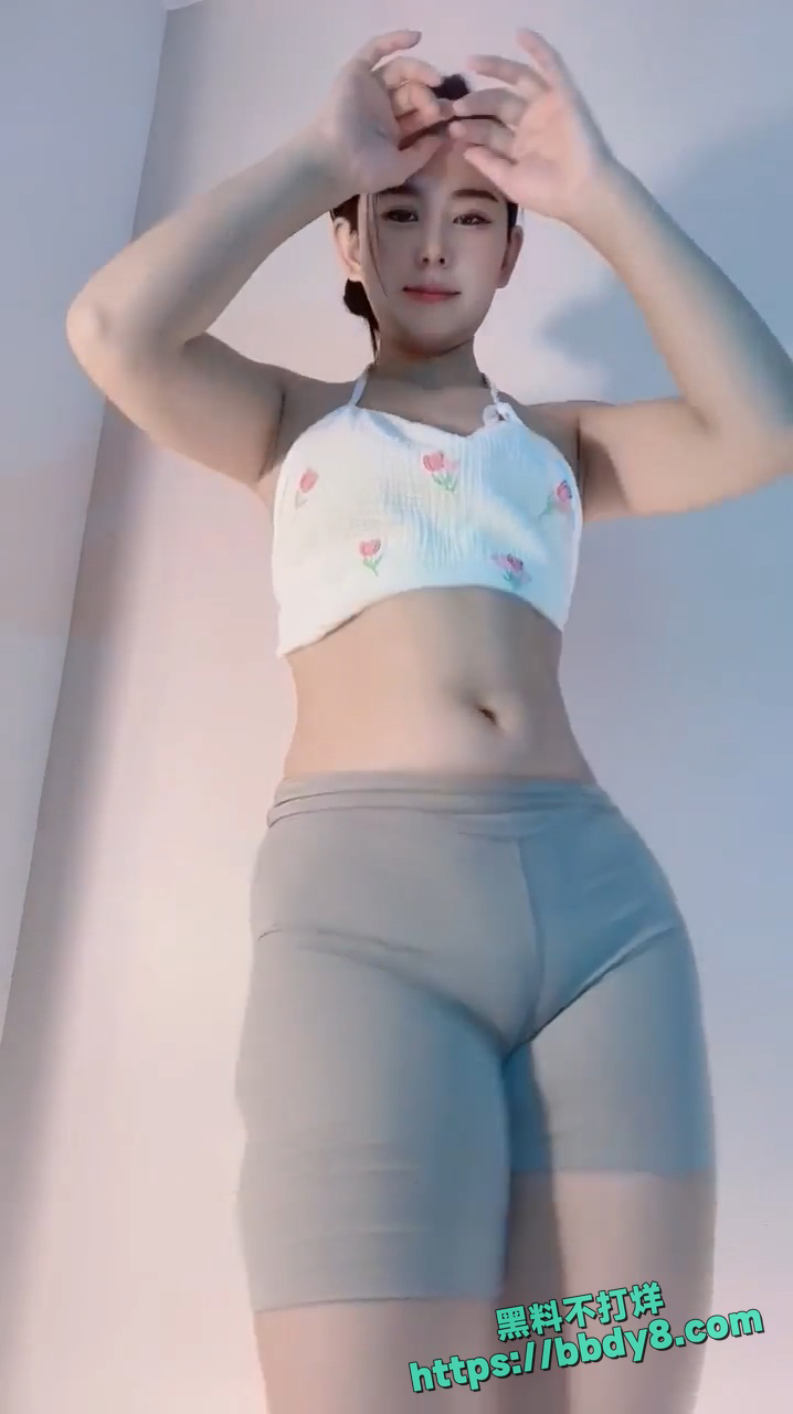 抖音百万网红小含含6