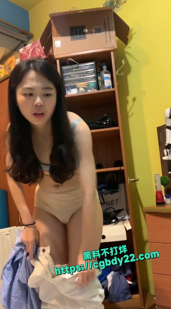 谢可萱被曝光的换衣照片和口交做爱视频12