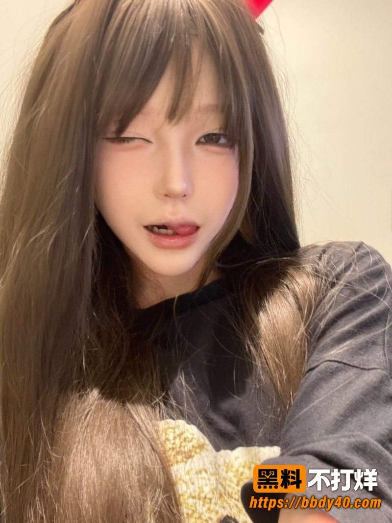 推特清纯脸福利姬Duvet 34