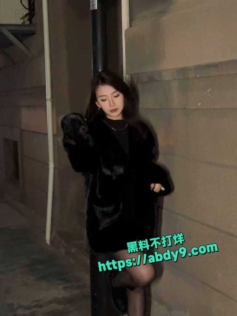 浙江海宁已婚母狗雷伟伟约炮视频全泄 1