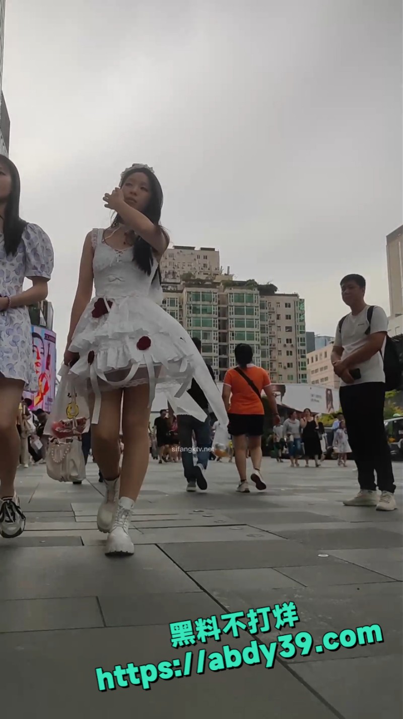 步行街拍抄底大神 8