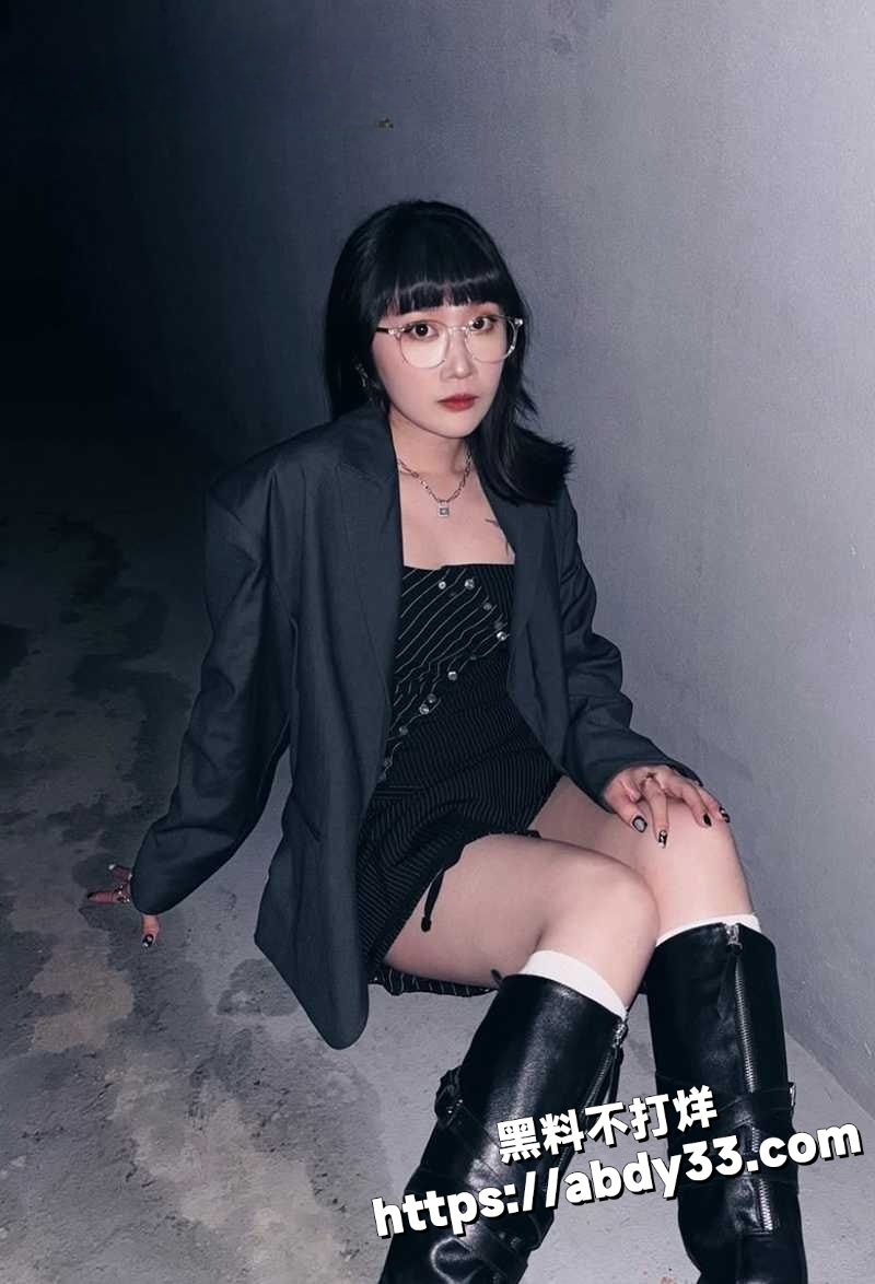 反差网红柔柔和男友私拍流出 3