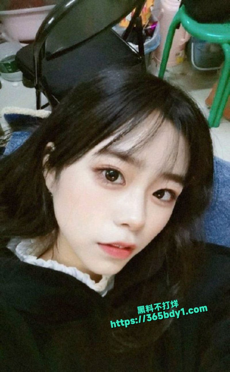 高颜值极品精神小妹啪啪视频外泄嫩妹追求刺激睡遍精神小伙2