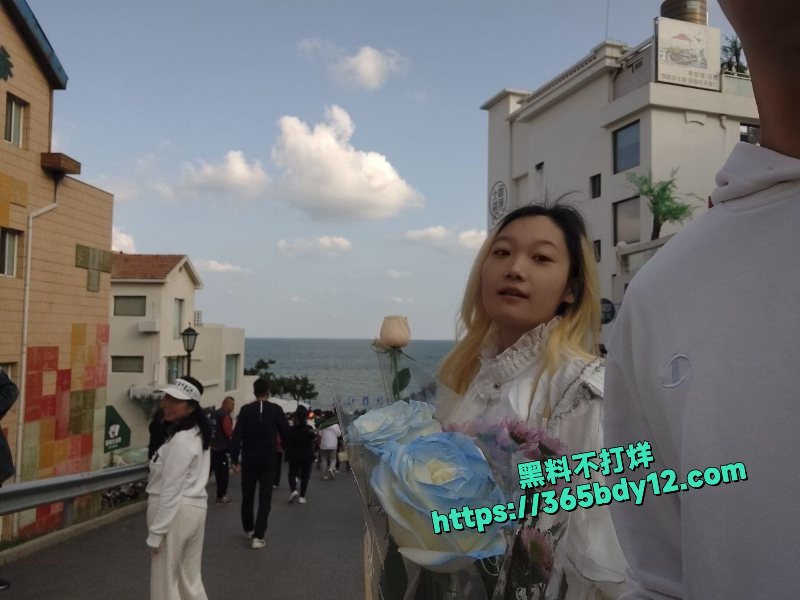 某职院艺术生外面请嫩可爱私下反差骚母狗9