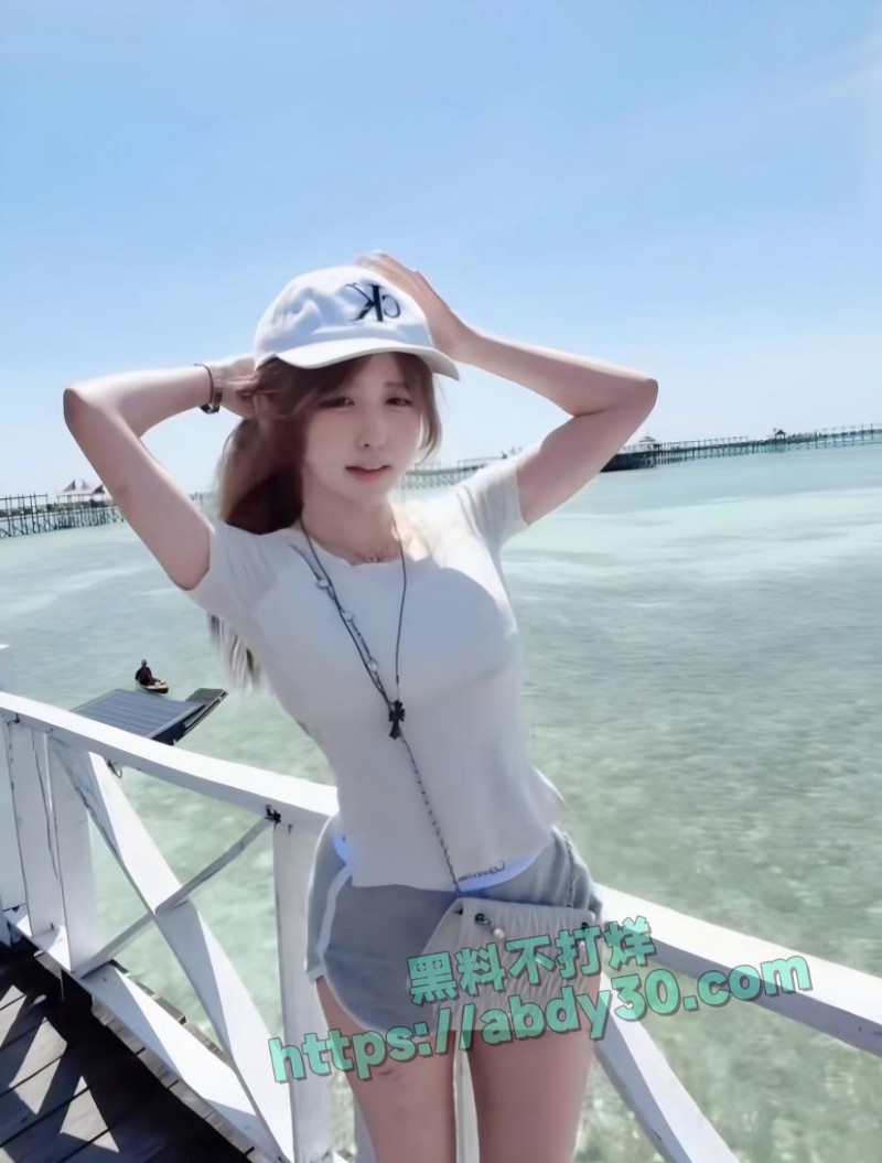 抖音地雷系博主吉他张与小帕7