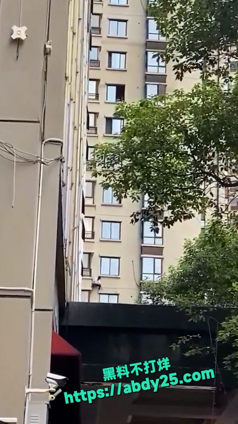 贵阳花果园偷人翻车 16