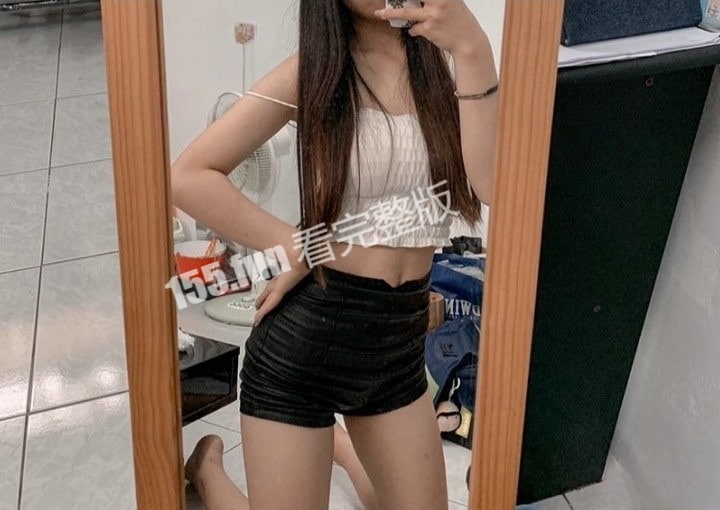 高三学妹修电脑 私密自慰视频遭老板曝光