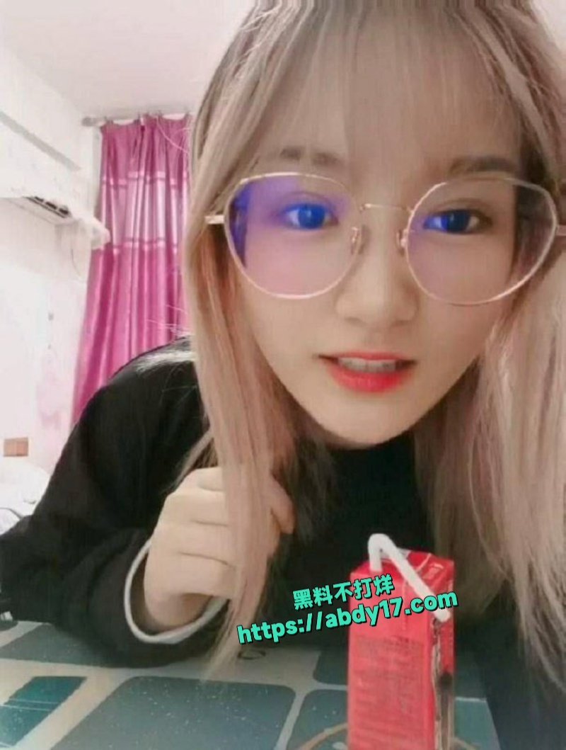 巨乳嫩妹周语私拍视频流出 2