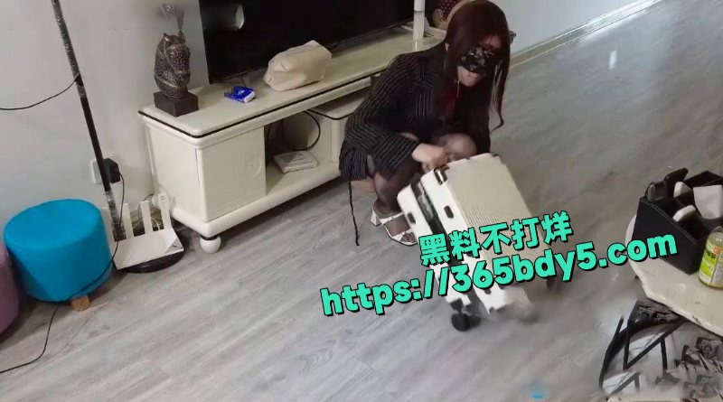 狂操卖情趣内衣的美女1
