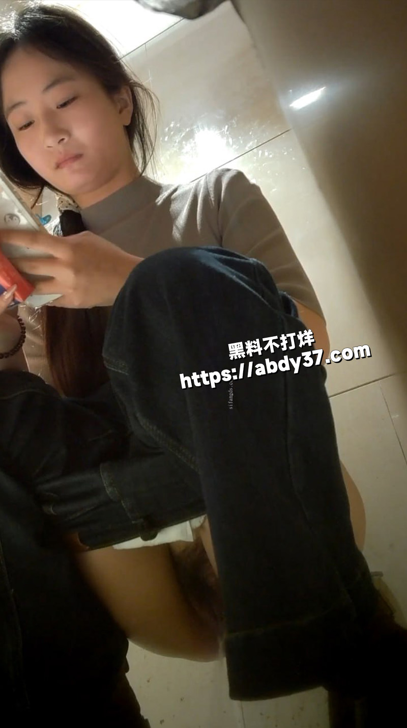 新流出酒吧女厕高清前景.jpg6