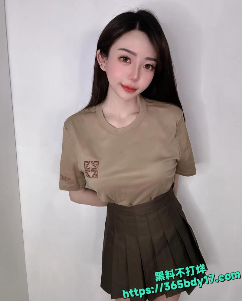 IG网美早期下海黄播泄密10.